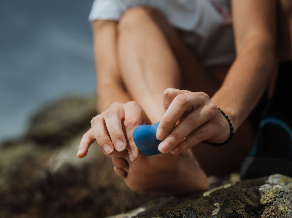 How to prevent and treat blisters on your feet?